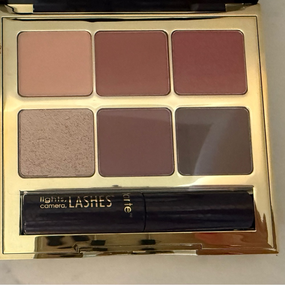 Tarte Vanity Palette with mascara.  Lights, Camera, Lashes. New.